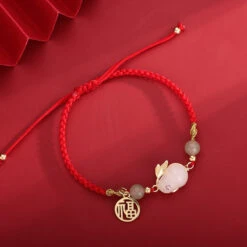 Bracelet Lapin En Jade – Porte Bonheur, Plaqué Or Et Fil Rouge 15 Bracelet Lapin En Jade – Porte Bonheur, Plaqué Or Et Fil Rouge -Moment Ici eecdf57d a4b7 4b8b 9be4 411f3a01bb85