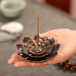 Encensoir « Lotus » En Métal 13 Encensoir « Lotus » En Métal -Moment Ici encensoir lotus en metal 3
