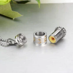 Pendentif ‘Mes Vœux’ Six Mantras Om Mani Padme Hum -Moment Ici pendentif ames voeux six mantras om mani padme hum 1