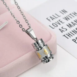 Pendentif ‘Mes Vœux’ Six Mantras Om Mani Padme Hum -Moment Ici pendentif ames voeux six mantras om mani padme hum