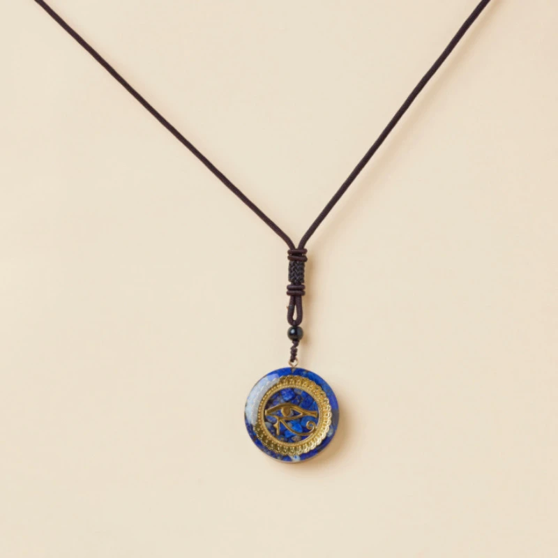 Pendentif Orgonite Lapis Lazuli – Œil Éclatant 4 Pendentif Orgonite Lapis Lazuli – Œil Éclatant – Image 2