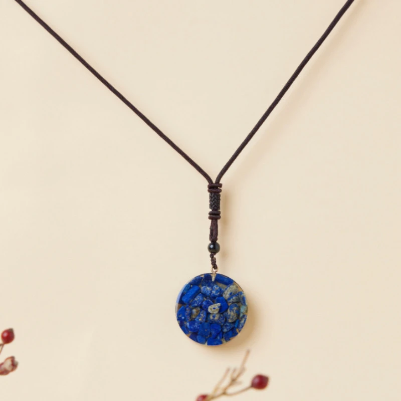 Pendentif Orgonite Lapis Lazuli – Œil Éclatant 5 Pendentif Orgonite Lapis Lazuli – Œil Éclatant – Image 3