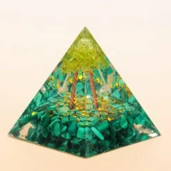 Vitalité – Pyramide Orgonite Arbre De Vie En Malachite Et Péridot -Moment Ici vitalite pyramide orgonite arbre de vie en malachite et peridot 9